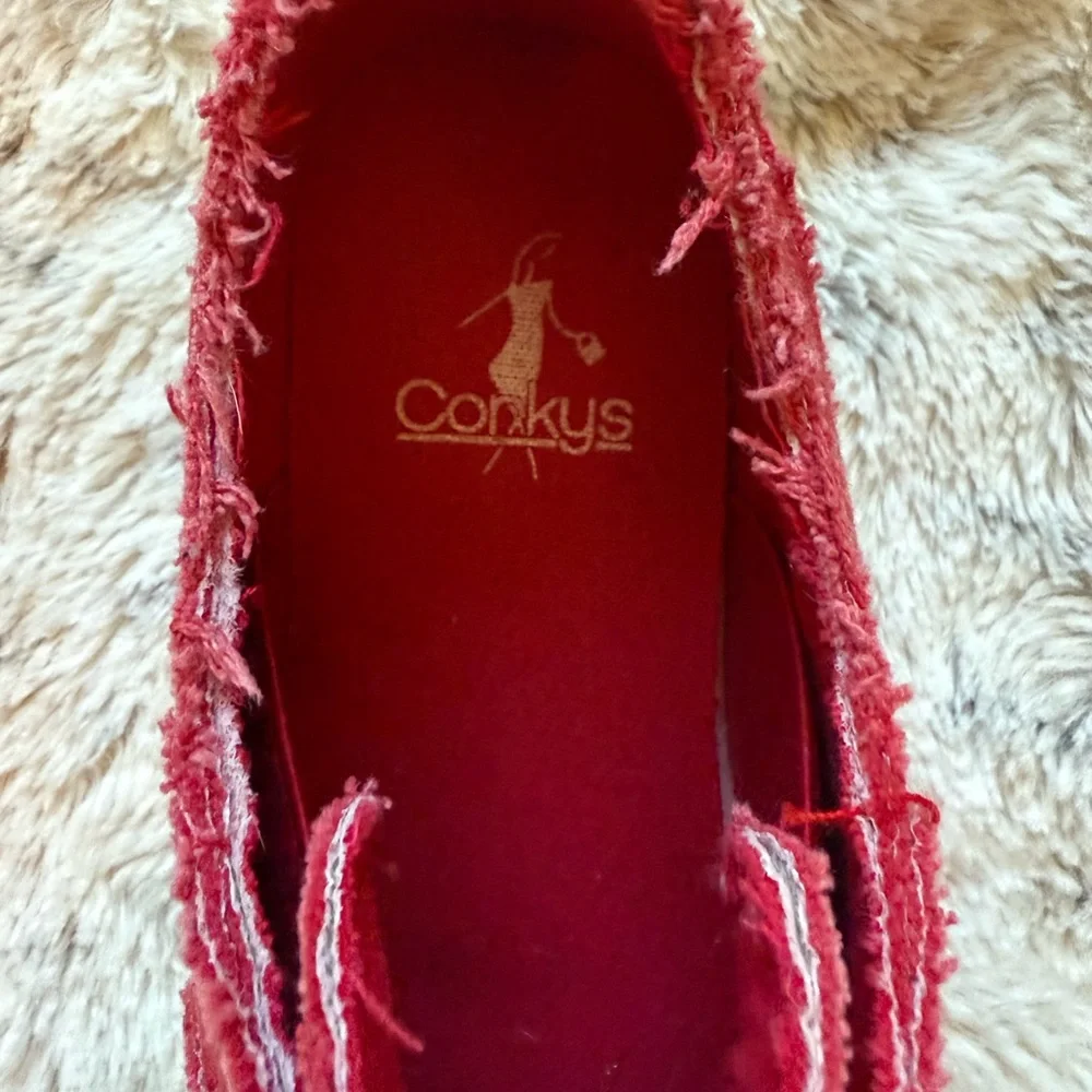 Vibrant Red Low Top Sneakers with Slip On Design and White‎ Rubber Sole size 6